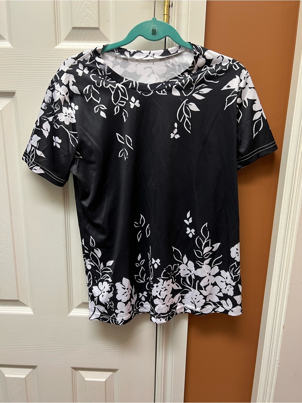 Black & White Floral Short Sleeve Tee